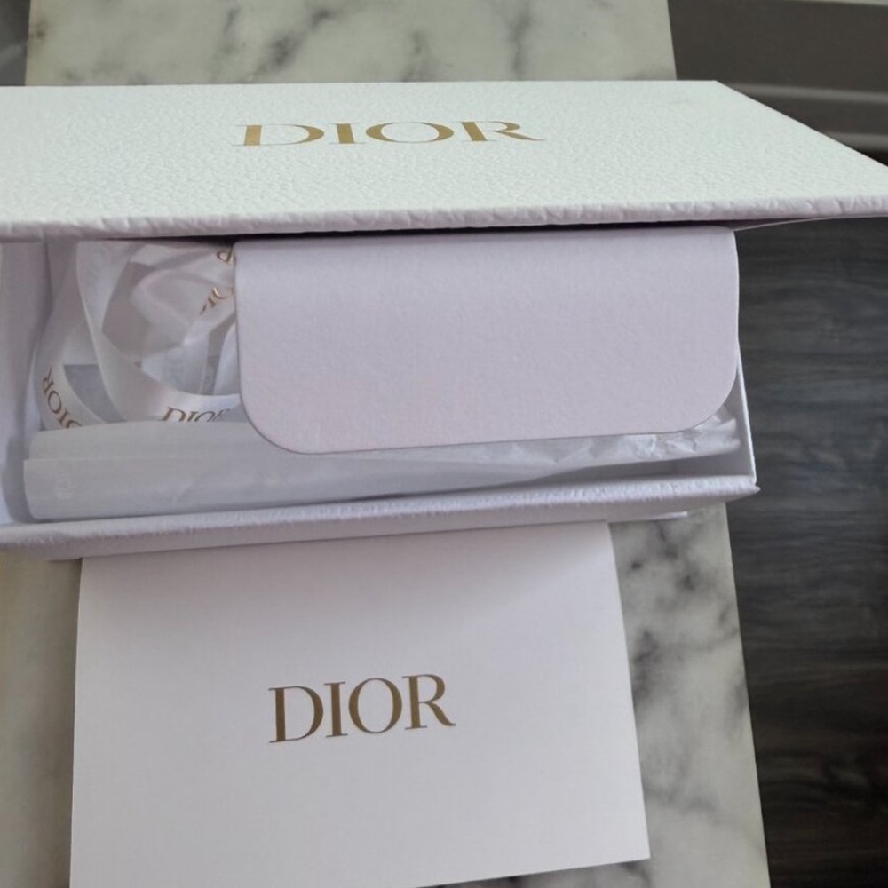 Dior Gift Box, Dusty, Tissue & Ribbon Set - Picture 4 of 7